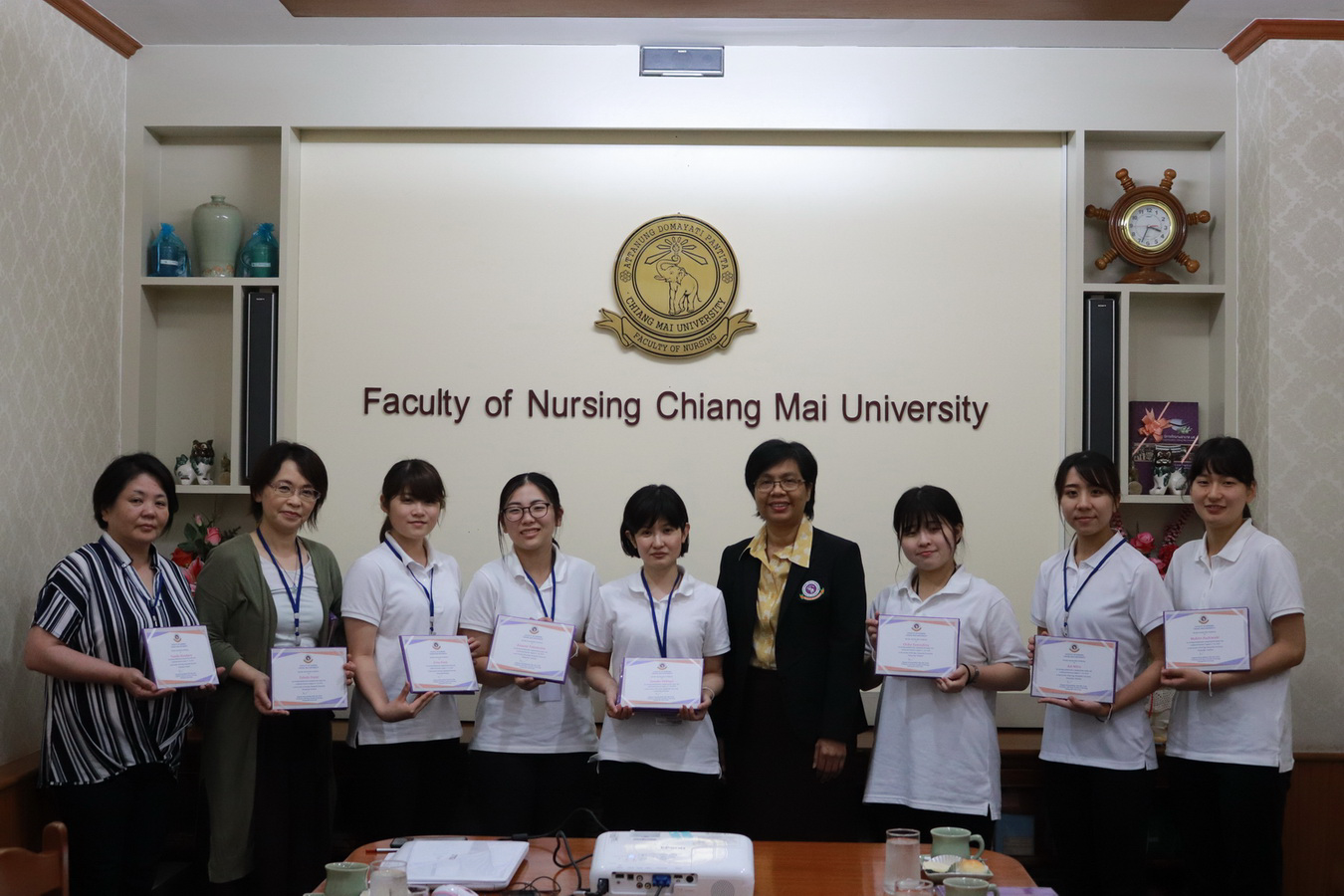 
	มอบวุฒิบัตรแก่อาจารย์และนักศึกษาพยาบาลจาก Miyazaki Prefectural Nursing University ประเทศญี่ปุ่น  
