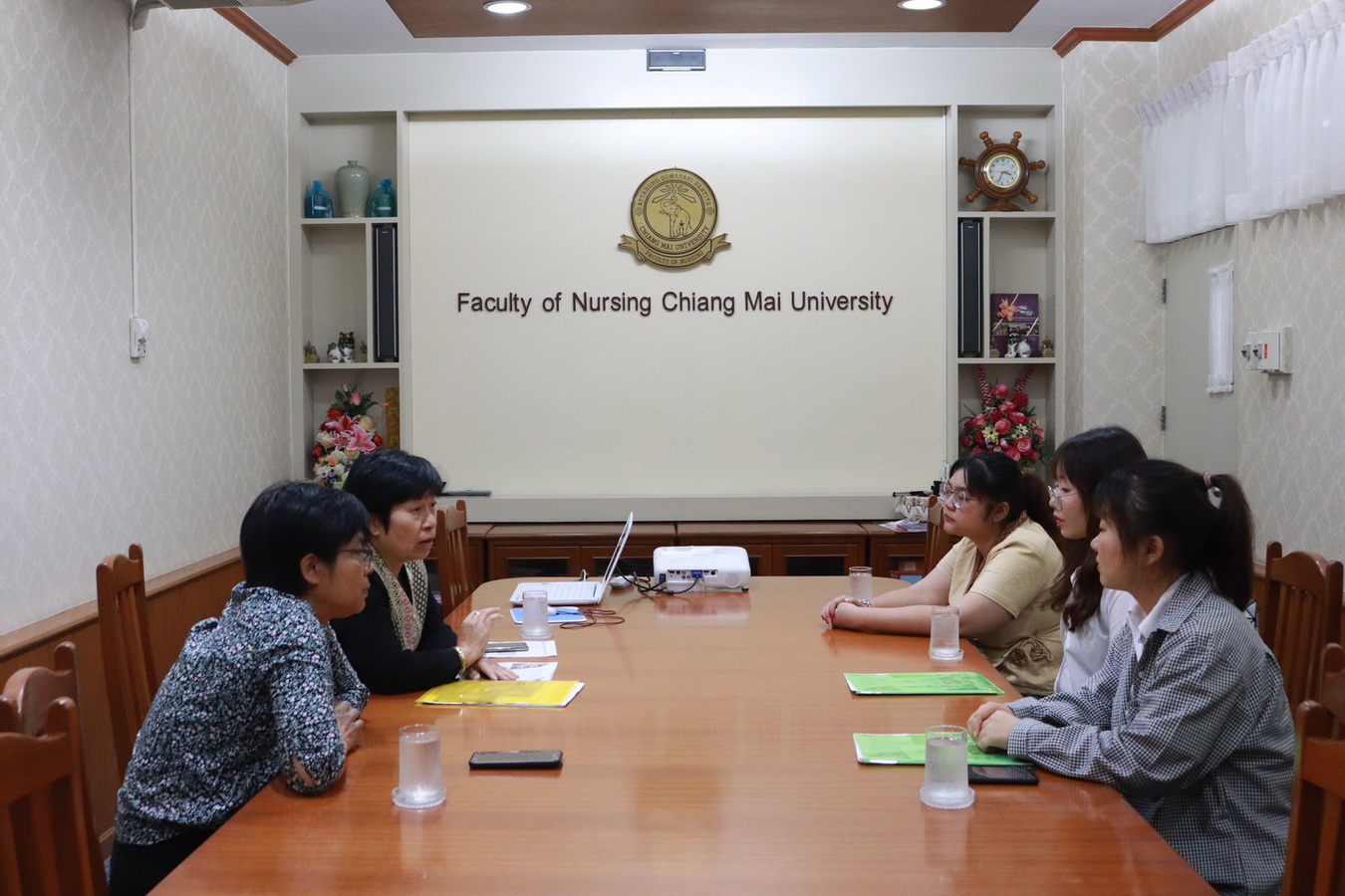 
	นักศึกษาจาก Jiujiang University รับฟังข้อมูลการเข้าศึกษาต่อหลักสูตรพยาบาลศาสตรมหาบัณฑิต (หลักสูตรนานาชาติ)
