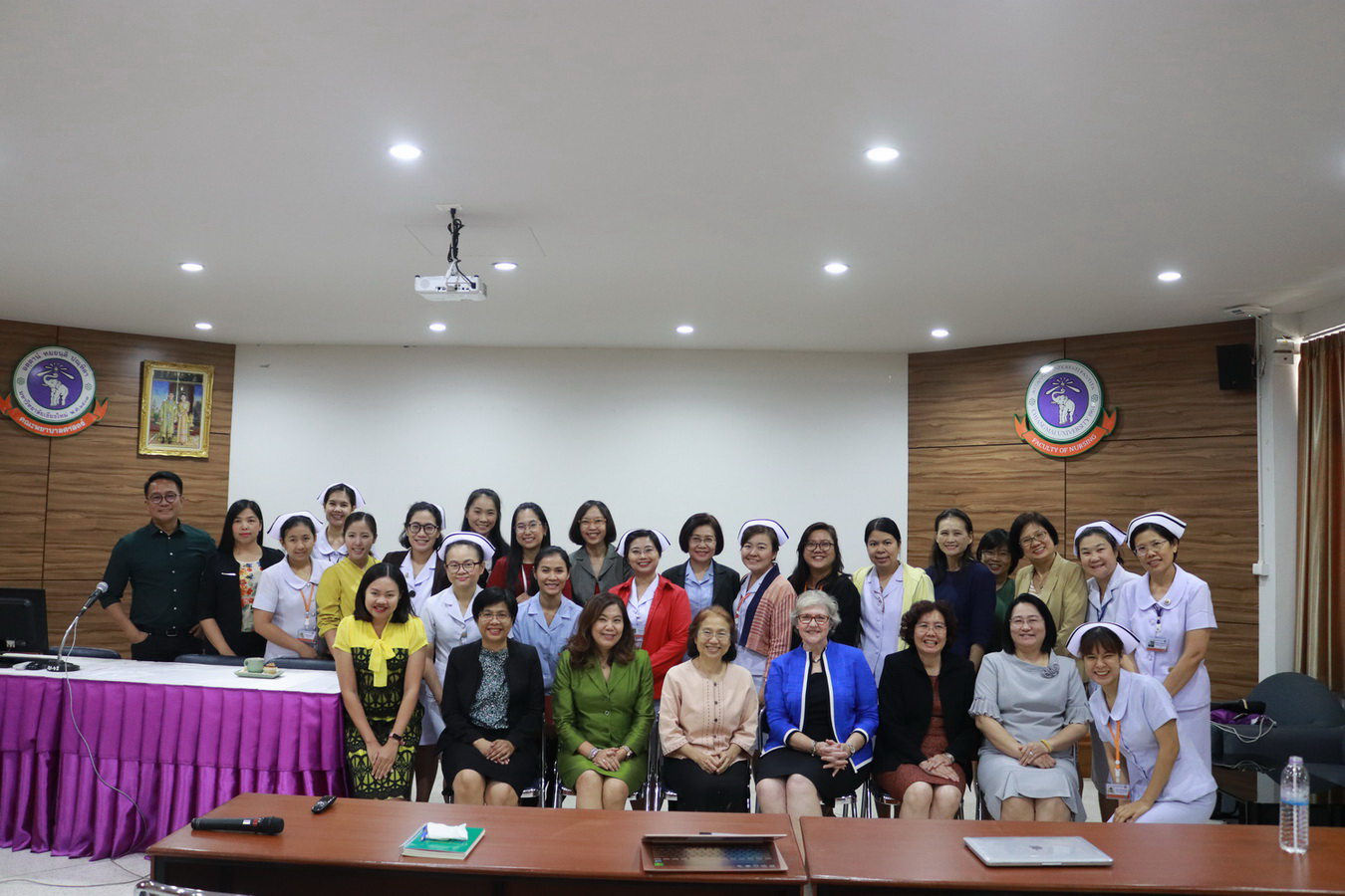 
	การบรรยายพิเศษ เรื่อง "Reflective Practice: Developing Knowledge to Improve Practice" 
