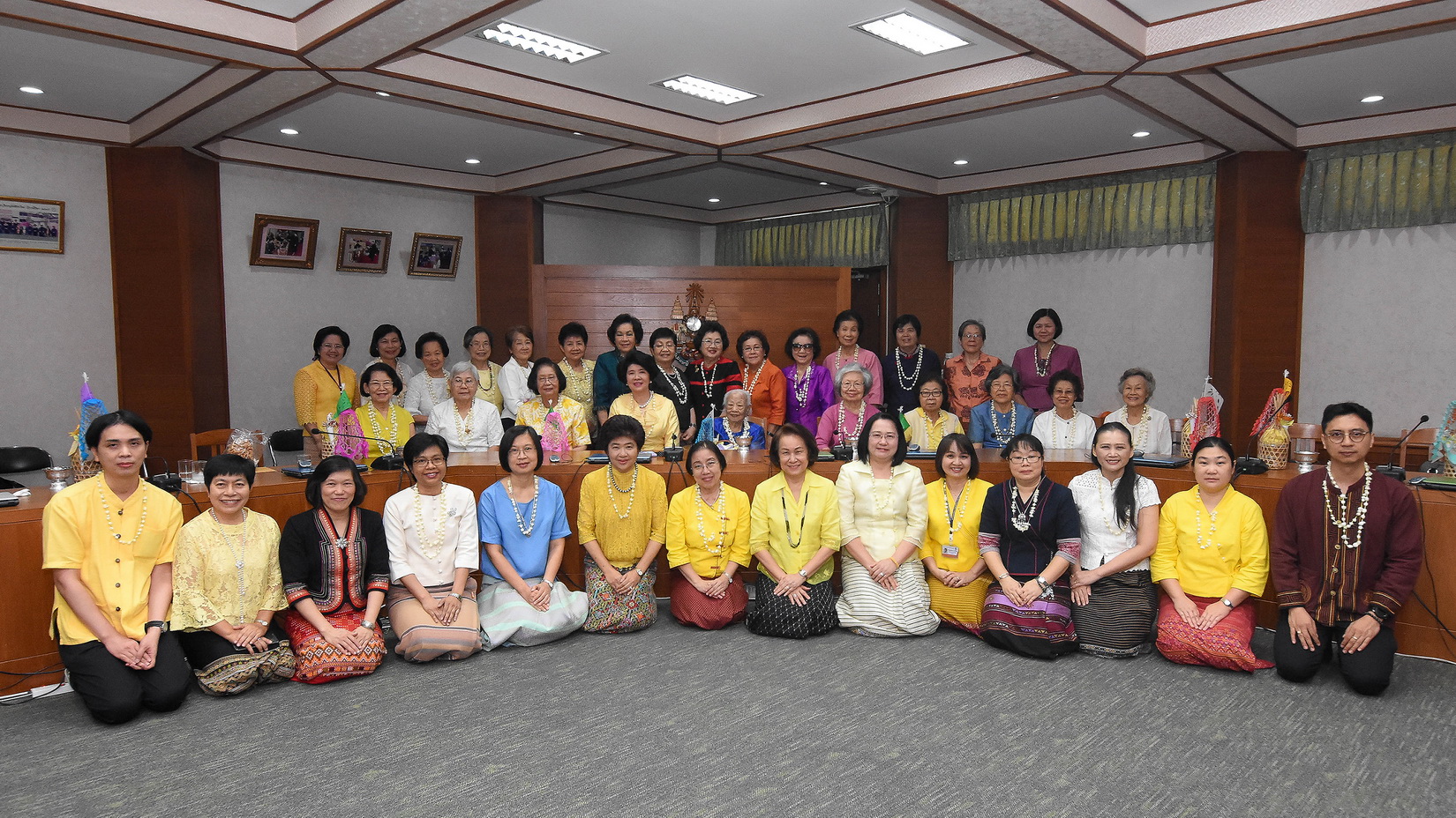 
	คณะผู้บริหารสูมาคารวะดำหัวขอพรปีใหม่อาจารย์อาวุโส เนื่องในประเพณีสงกรานต์ ประจำปี 2562
