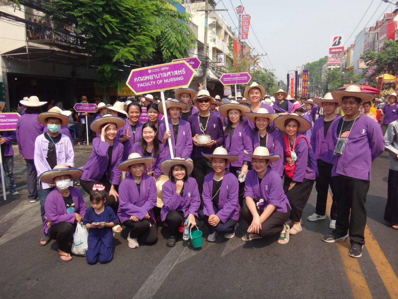 
	ร่วมขบวนแห่พระพุทธสิหิงค์และพระพุทธรูปสำคัญของจังหวัดเชียงใหม่ สืบสานป๋าเวณีปี๋ใหม่ 2566
