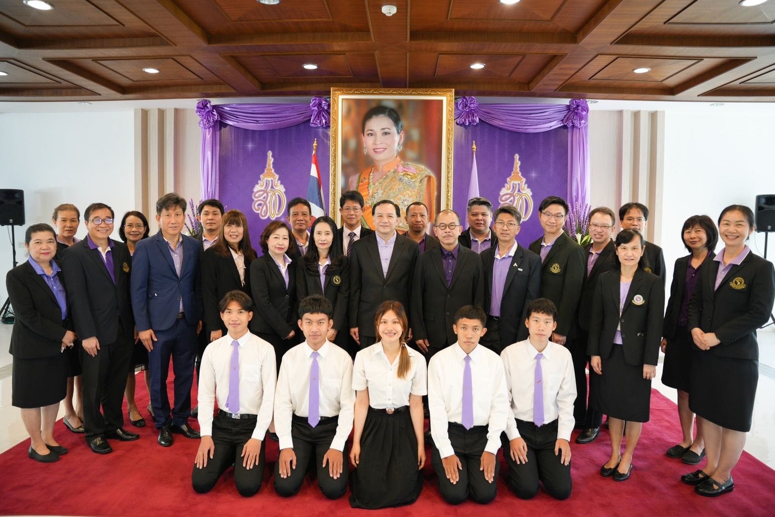 
	พิธีถวายราชสดุดีและลงนามถวายพระพรชัยมงคลสมเด็จพระนางเจ้าสุทิดา พัชรสุธาพิมลลักษณ พระบรมราชินี
