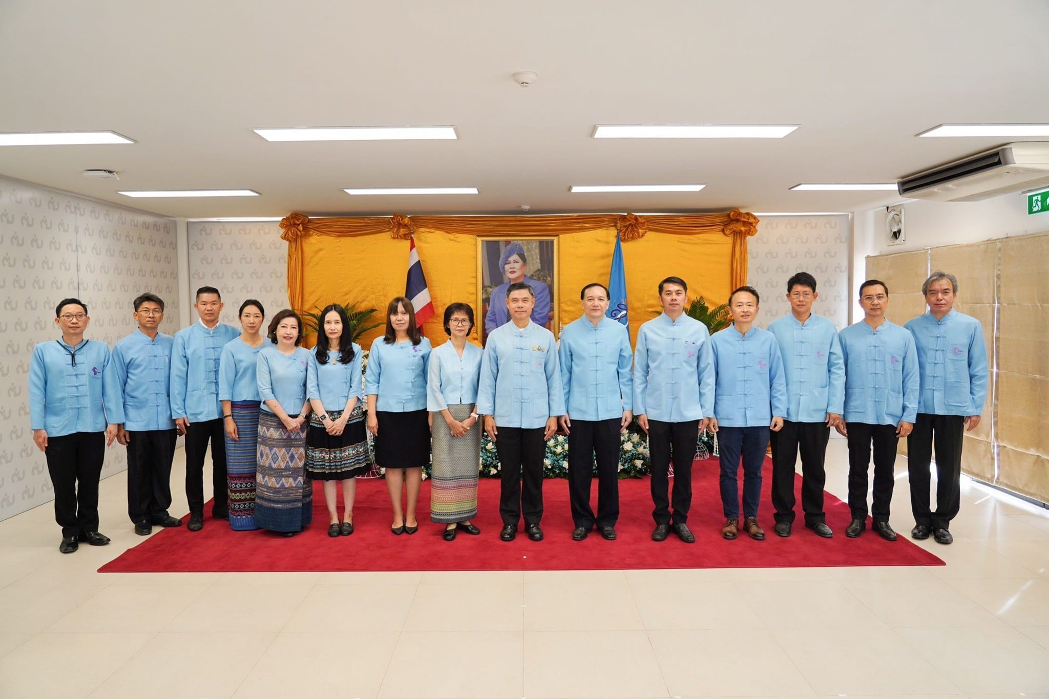 
	พิธีถวายพระพรชัยมงคล สมเด็จพระนางเจ้าสิริกิติ์ พระบรมราชินีนาถ พระบรมราชชนนีพันปีหลวง
