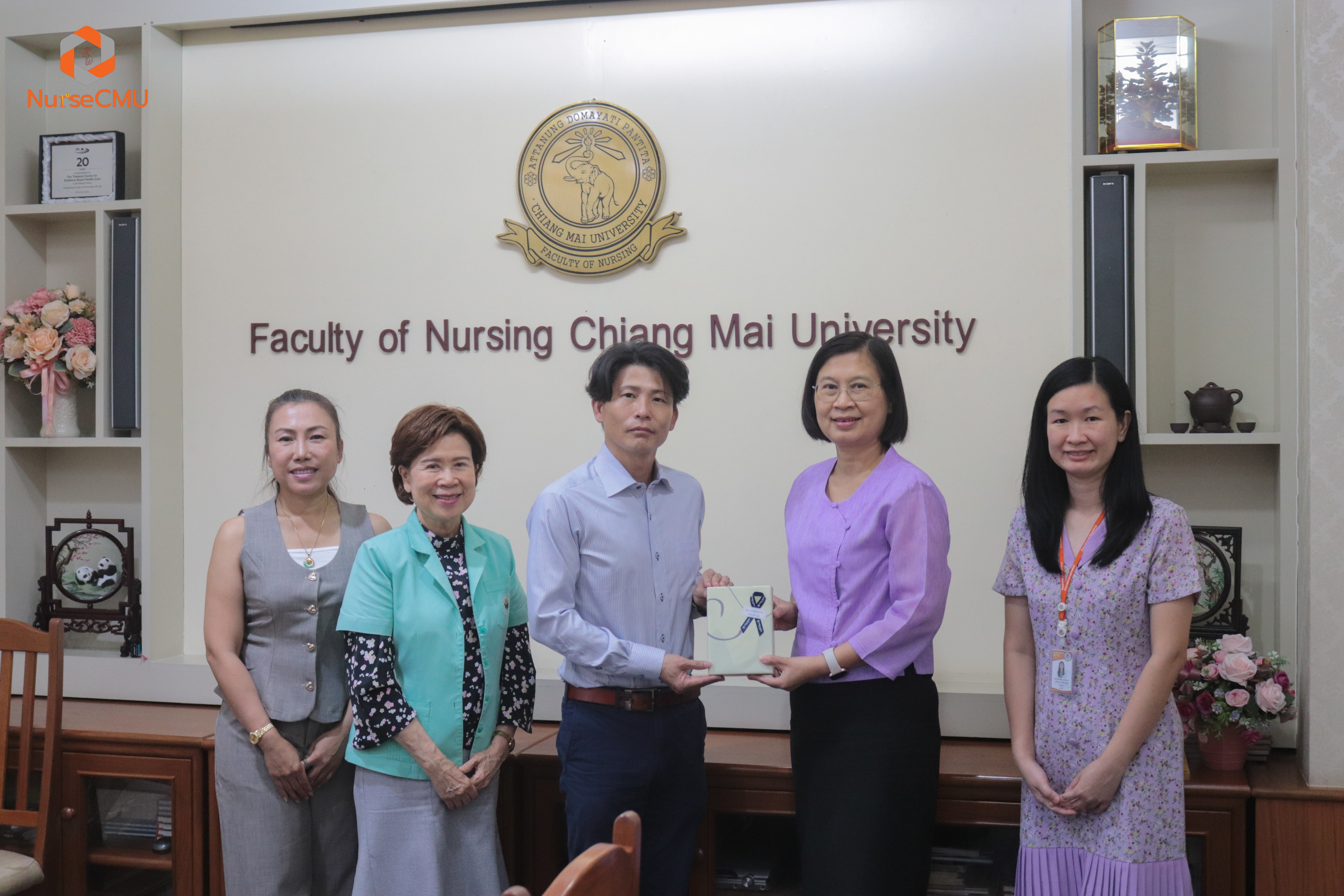 
	ให้การต้อนรับผู้แทนจาก Dokkyo Medical University ประเทศญี่ปุ่น
